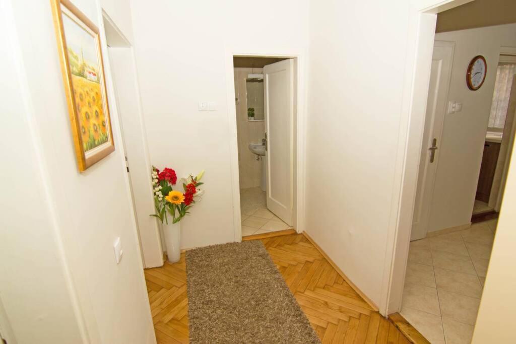 See U in Belgrad Exterior foto